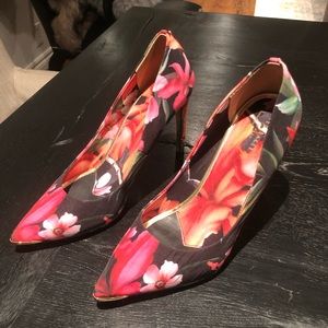 Ted Baker Floral Fabric Heels Sz: 40